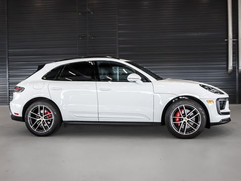 Certified 2025 Porsche Macan S AWD/4WD image 11