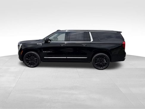Used 2025 GMC Yukon XL Denali w/ Sun & Power Step Package AWD/4WD image 13