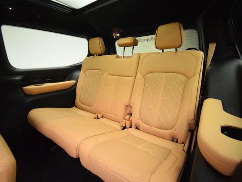 New 2026 Jeep Grand Wagoneer Summit AWD/4WD image 39