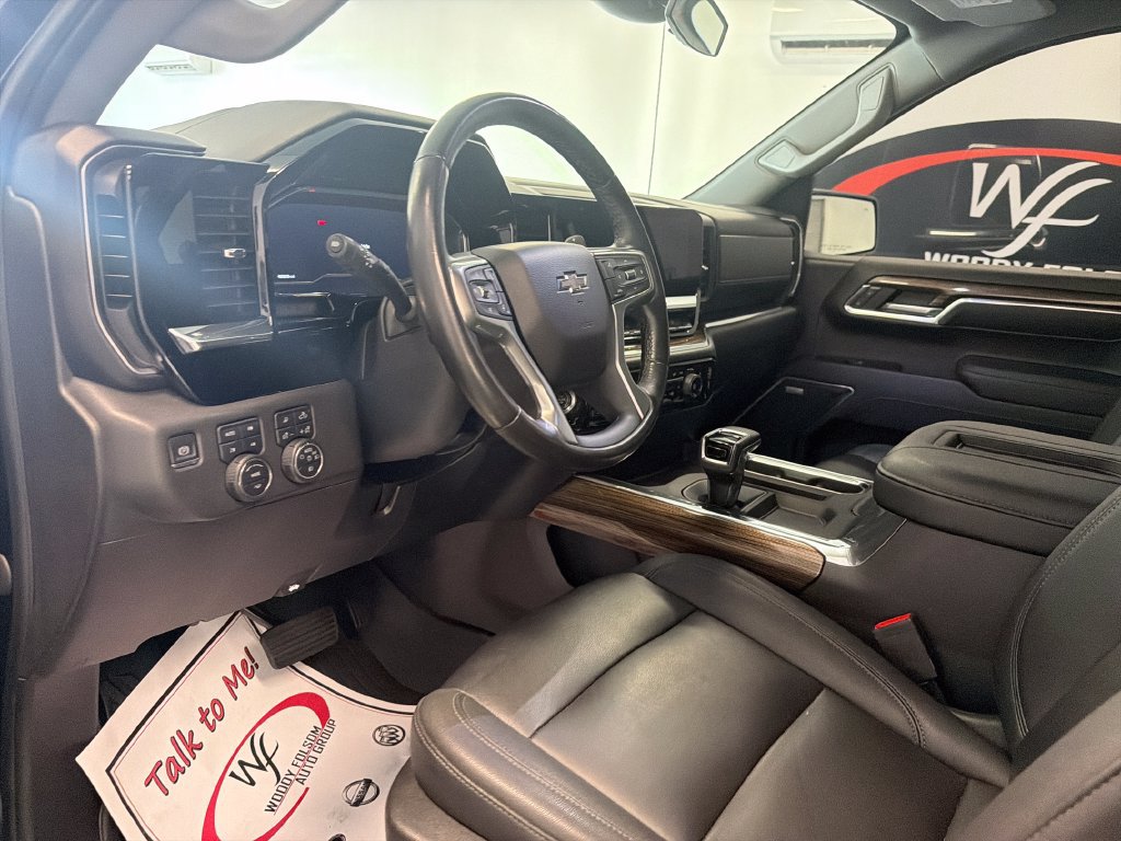 Used 2022 Chevrolet Silverado 1500 LT Trail Boss w/ LT Trail Boss Premium Package AWD/4WD image 12