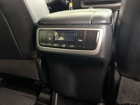 Used 2017 Toyota Highlander Plus image 8