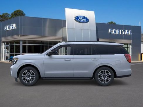 New 2026 Ford Expedition Active AWD/4WD image 3