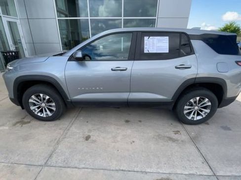Used 2025 Chevrolet Equinox LT FWD image 7