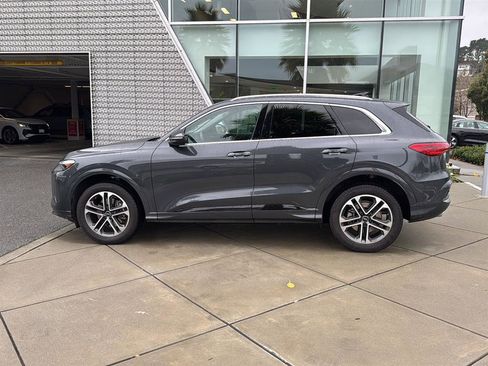 Used 2025 Audi Q5 Premium Plus w/ Premium Plus image 7