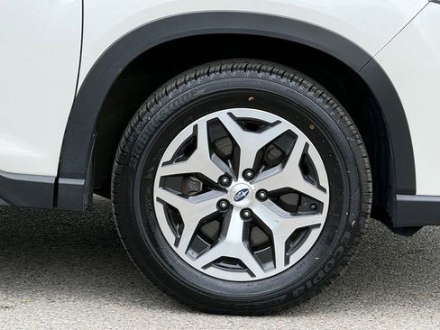 Used 2023 Subaru Forester Premium AWD/4WD image 5