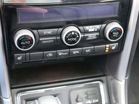 Used 2022 Subaru Ascent Limited w/ Technology Package image 25