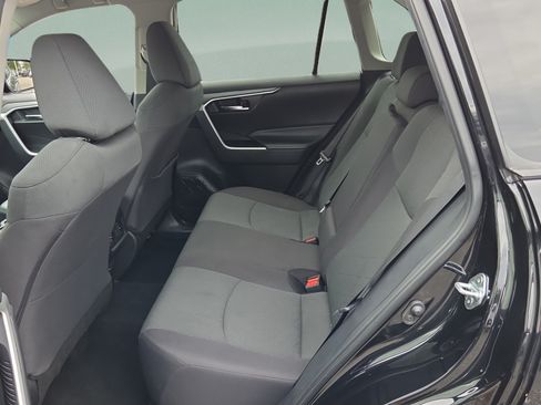 Used 2024 Toyota RAV4 XLE AWD/4WD image 10