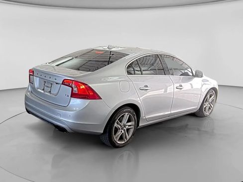 Used 2014 Volvo S60 T5 FWD image 4