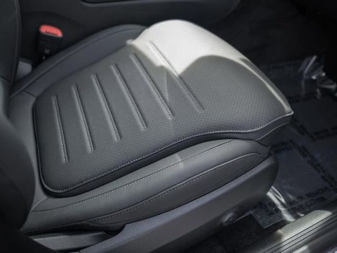 New 2026 Mercedes-Benz C 300 4MATIC Sedan image 32