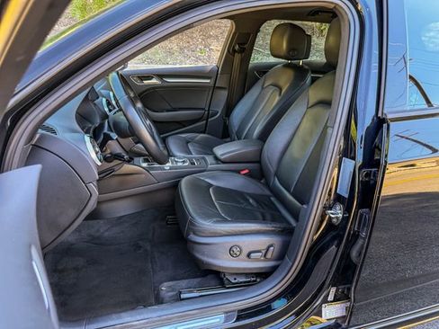 Used 2017 Audi A3 e-tron Premium image 8