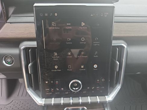 Certified 2025 GMC Acadia Denali w/ Super Cruise Package FWD image 29