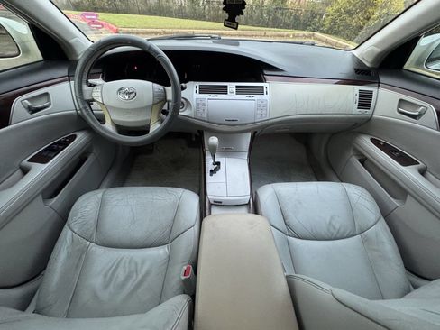 Used 2008 Toyota Avalon XLS image 10
