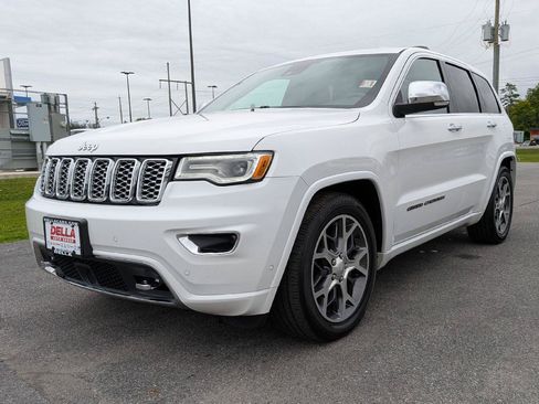 Used 2019 Jeep Grand Cherokee Overland AWD/4WD image 4