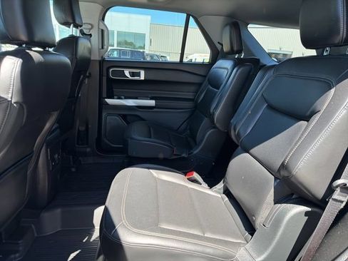 Used 2024 Ford Explorer XLT w/ Equipment Group 202A AWD/4WD image 36