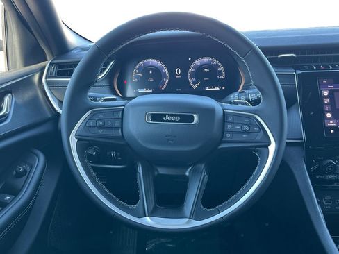 New 2025 Jeep Grand Cherokee Laredo image 21