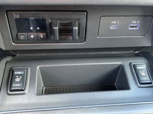 Used 2021 Nissan Titan PRO-4X w/ Pro-4x Convenience Package image 9