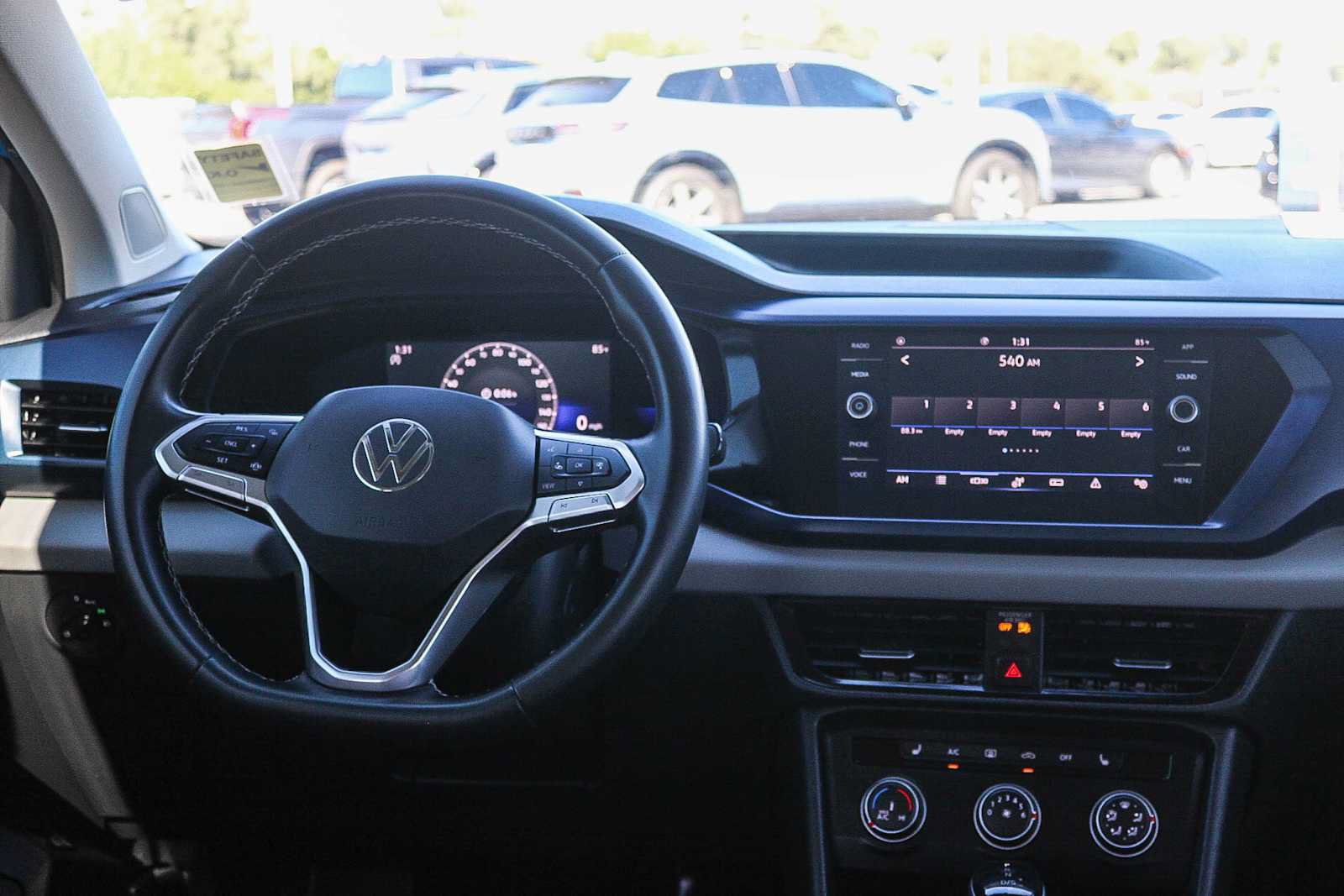 Used 2022 Volkswagen Taos SE FWD image 13
