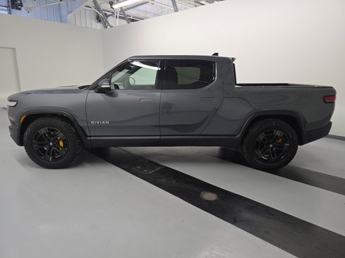 Used 2022 Rivian R1T Adventure image 2