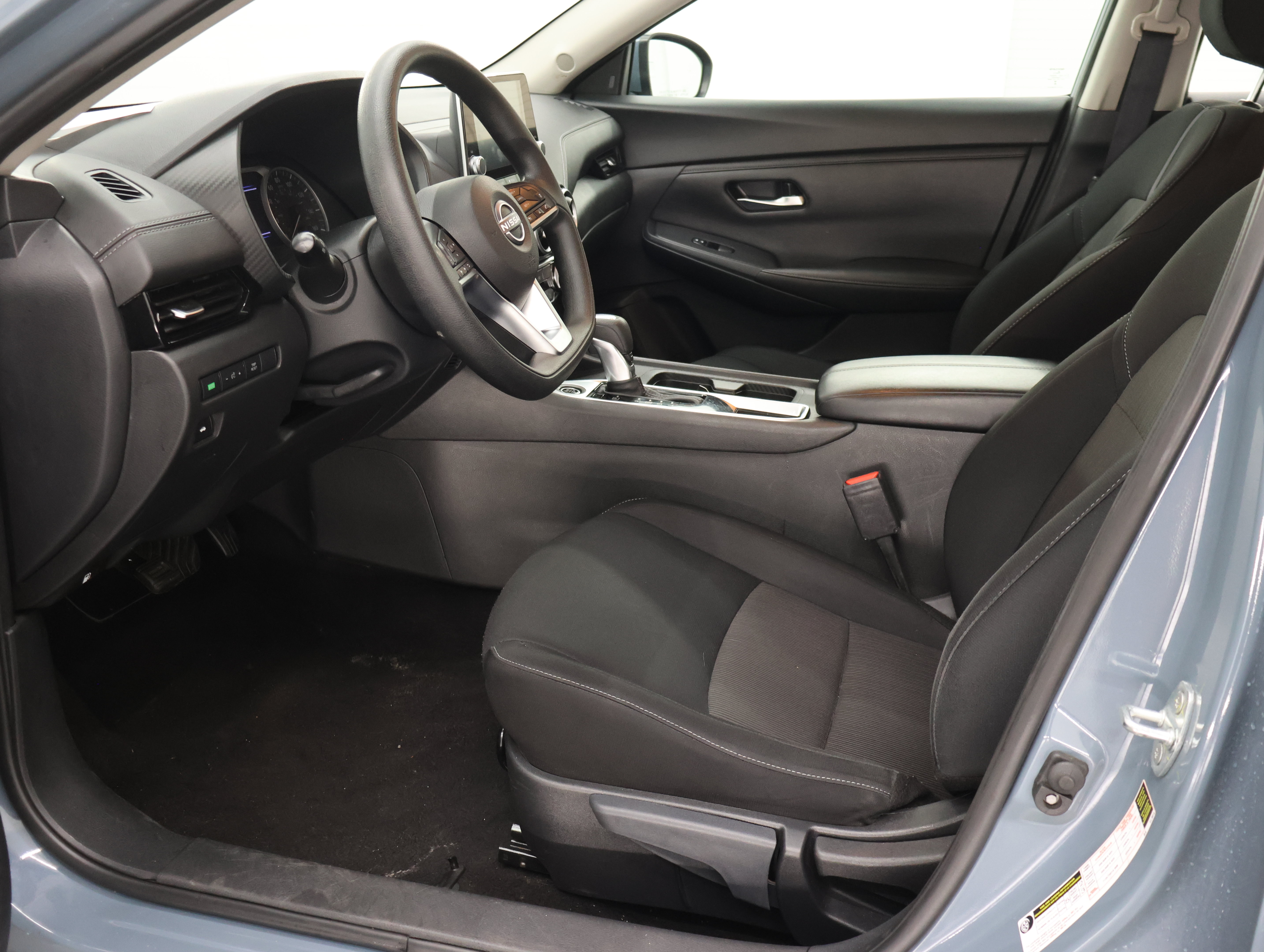 Used 2024 Nissan Sentra SV FWD image 8