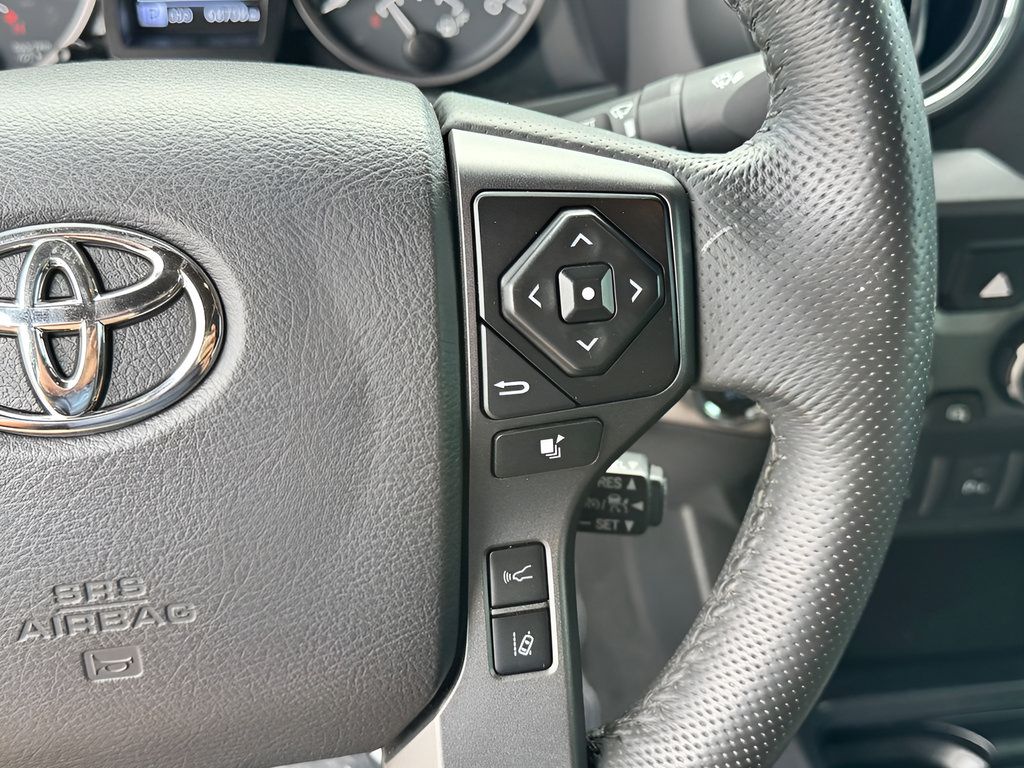 Used 2022 Toyota Tacoma TRD Off-Road w/ Technology Package AWD/4WD image 20