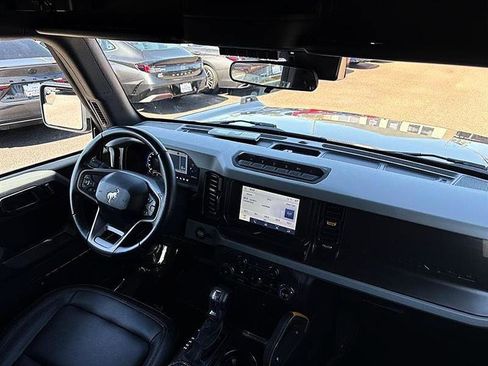 Used 2023 Ford Bronco Badlands image 41