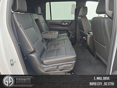 Used 2024 GMC Yukon XL SLT image 37