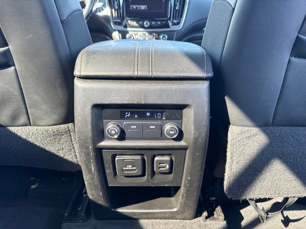 Used 2019 Chevrolet Traverse LT w/ LT Premium Package AWD/4WD image 21