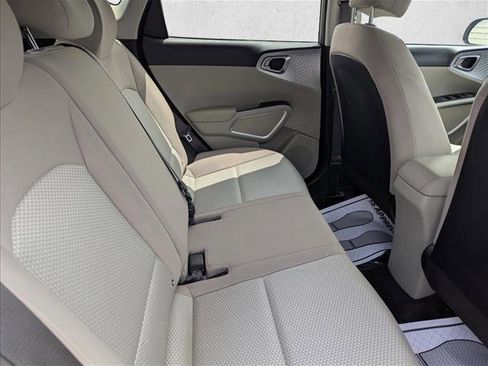 Used 2022 Kia Soul LX FWD image 23