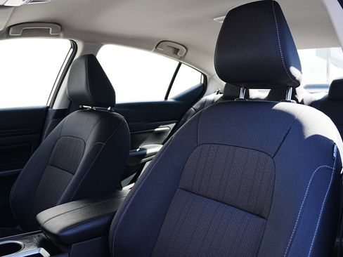 Used 2024 Nissan Altima 2.5 SV image 10