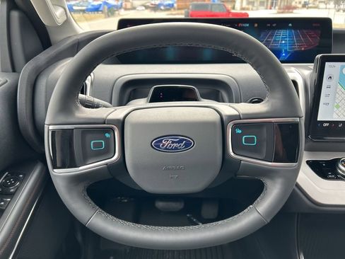 New 2025 Ford Expedition Active AWD/4WD image 18