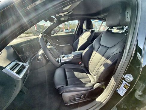 Used 2025 BMW 330i Sedan image 18