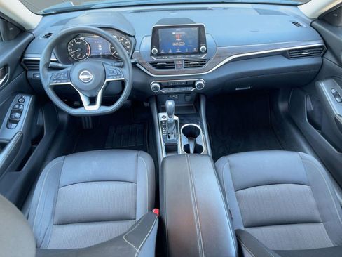 Used 2024 Nissan Altima 2.5 SV image 15