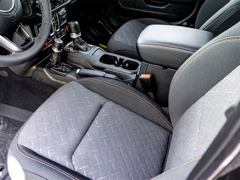 New 2025 Jeep Gladiator Mojave w/ Dual Top Group image 10