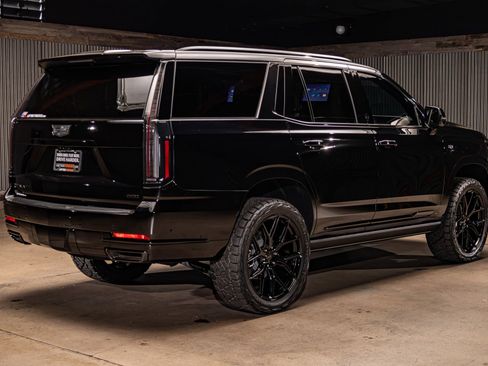 Used 2026 Cadillac Escalade Platinum Sport w/ LPO, ONYX Package image 9