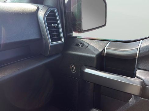 Used 2018 Ford F150 XLT w/ Equipment Group 302A Luxury AWD/4WD image 13