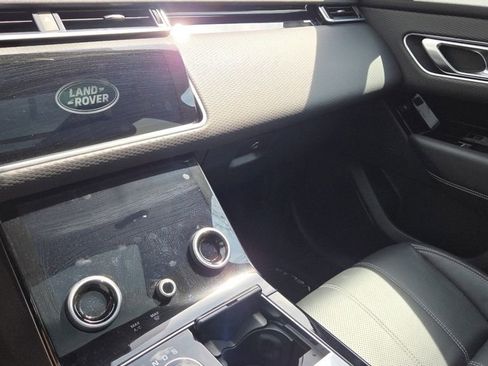 Used 2020 Land Rover Range Rover Velar S AWD/4WD image 35