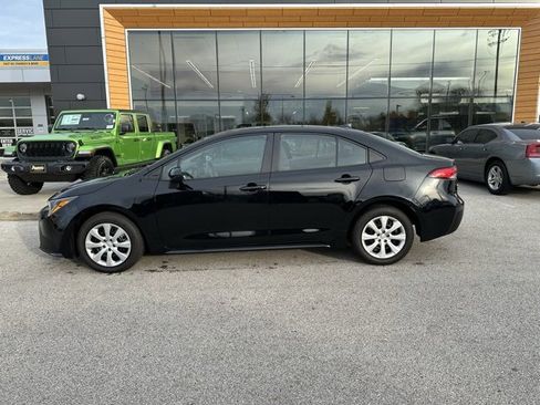 Used 2024 Toyota Corolla LE image 9