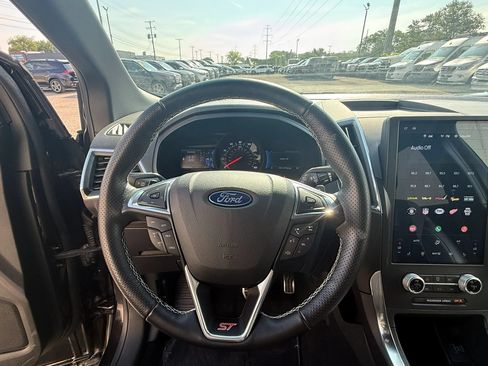 Used 2023 Ford Edge ST AWD/4WD image 18