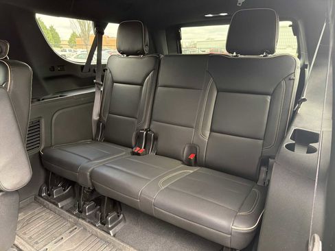 Used 2023 GMC Yukon XL SLT image 26