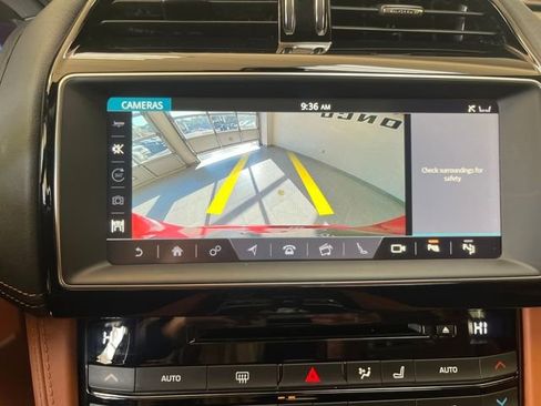 Used 2019 Jaguar F-PACE SVR image 21