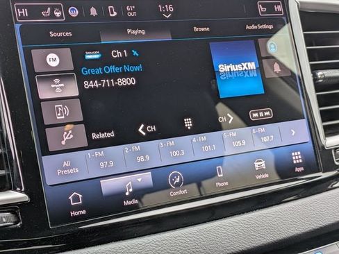 Certified 2023 Chrysler Pacifica Touring-L image 23