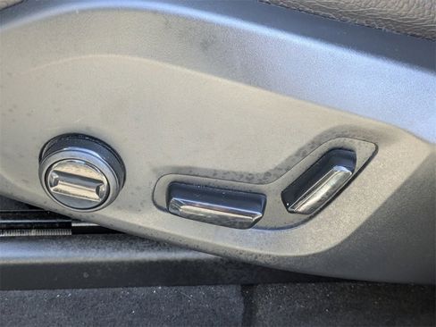 Certified 2023 Volvo XC60 B5 Plus w/ Climate Package image 21