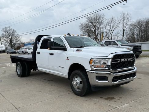 Used 2020 RAM 3500 Tradesman w/ Chrome Appearance Group image 12