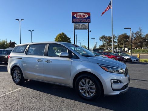 Used 2019 Kia Sedona L image 10