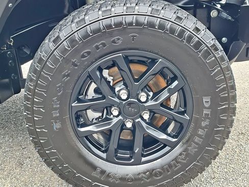 Used 2022 Jeep Gladiator Sport AWD/4WD image 35