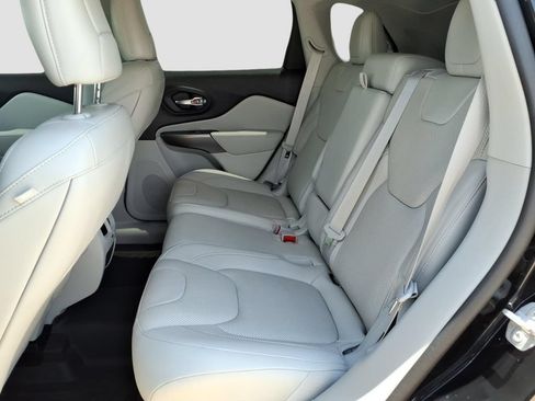 Used 2022 Jeep Cherokee Limited w/ Elite Package AWD/4WD image 26