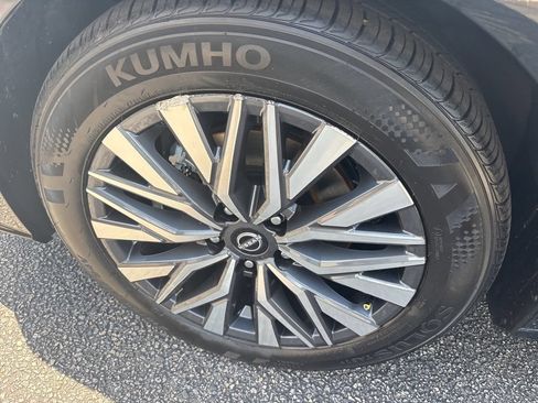 Used 2025 Nissan Altima 2.5 SV FWD image 10