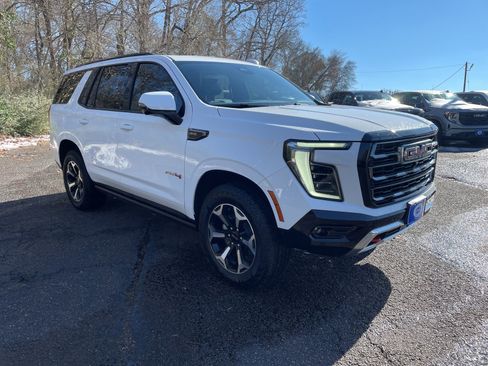 Used 2025 GMC Yukon AT4 w/ AT4 Premium Plus Package image 7