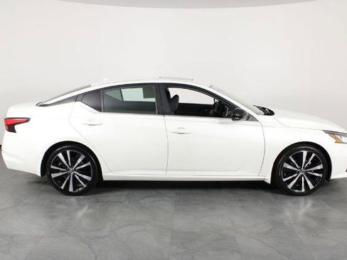 Certified 2020 Nissan Altima 2.5 SR w/ Premium Package image 12