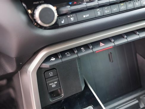 Used 2024 Toyota Tundra Limited image 22